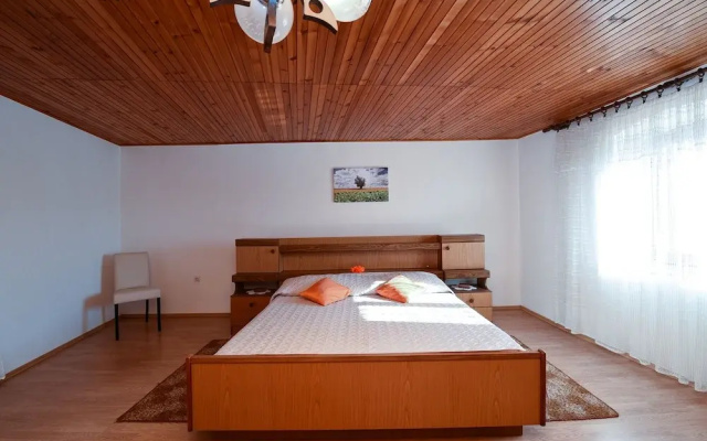 Apartment 1492