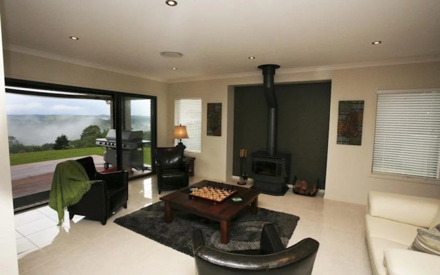 Montville Mountain Lodge