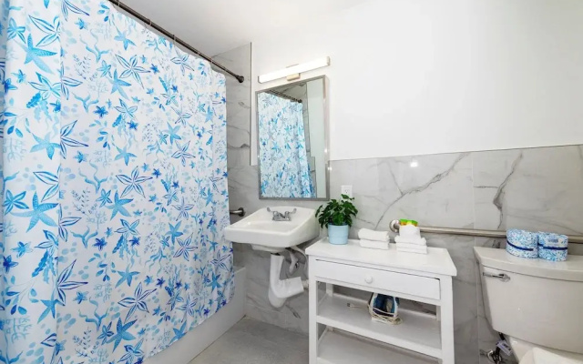 Collins Beach Apartments