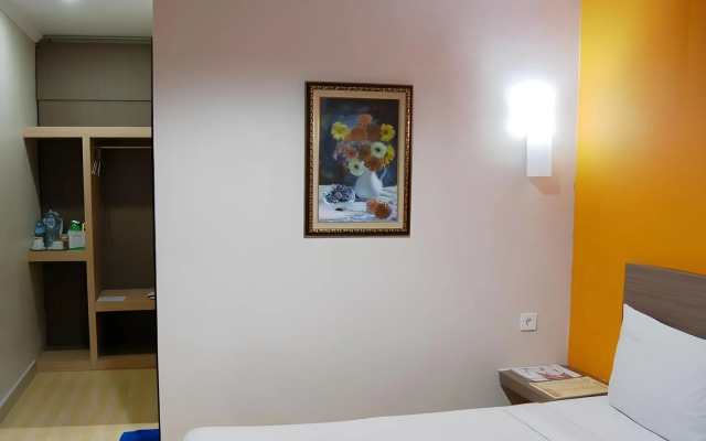 Grand Sari Hotel