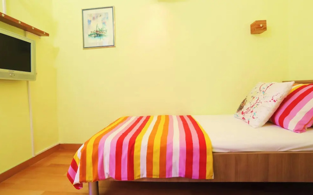 Double Bedroom Apartment on Great Location With Balcony!!