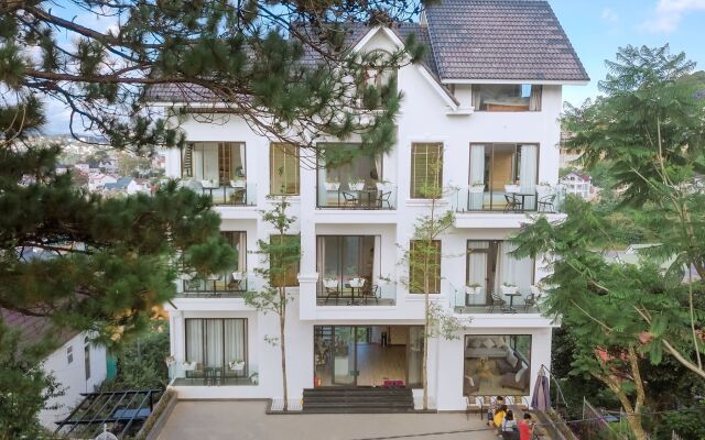 Отель Dalat Home Далат вид на фасад