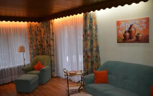 Decker's Bio Hotel