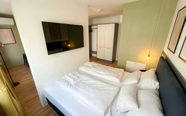 Premium Apartments with Air Conditioning - Dovers Yard