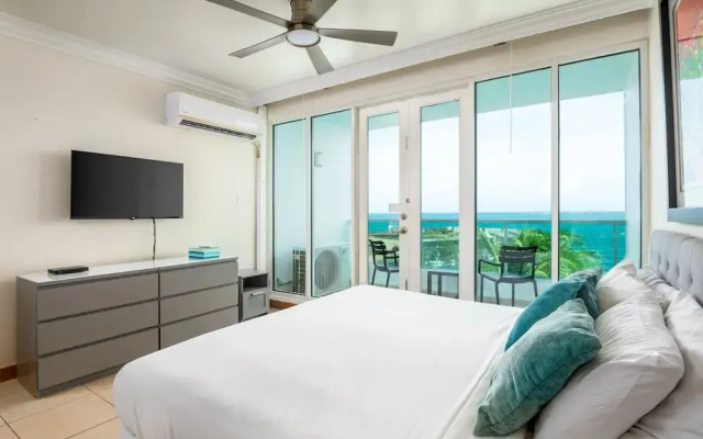Bay View Iconic Old San Juan Private Balcony