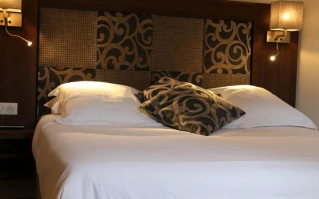 B Lodge Hotel