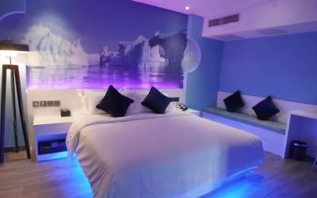 Film Hotel