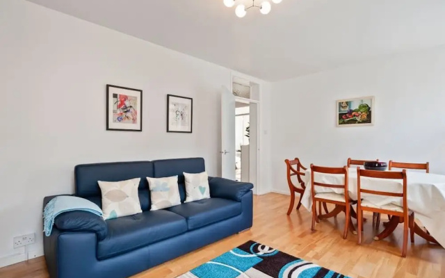 Spacious 3 Bed Flat W/communal Garden in Euston