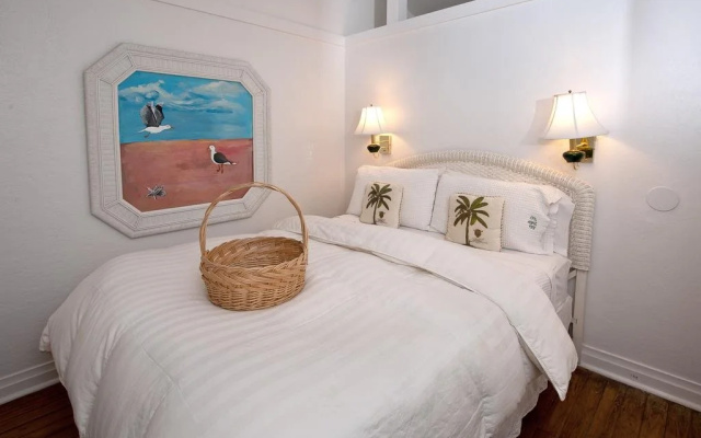 Bungalow Beach Resort
