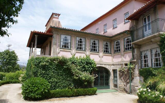 Отель Casa dos Assentos de Quintiaes вид на фасад
