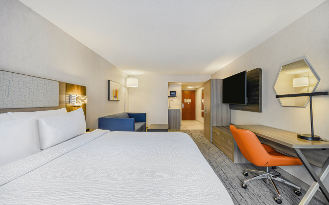 Holiday Inn Express Hotel & Suites Buffalo-Airport by IHG