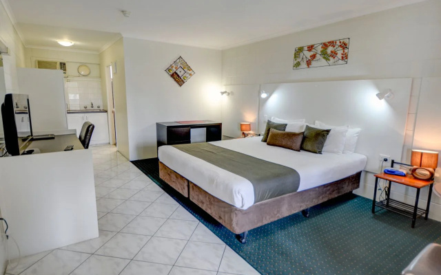 Elkira Court Motel