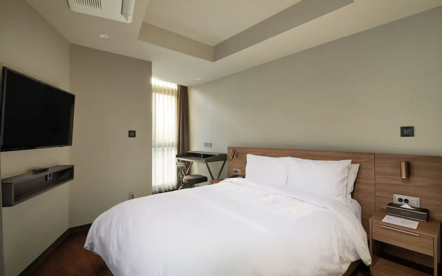Homes Red Myeongdong