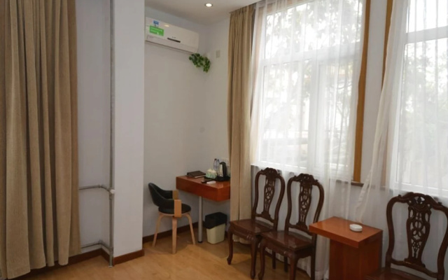 Vatica Tianjin Five Avenues Foreign College Hotel