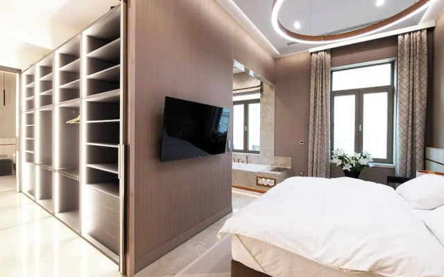 Luxury Penthouse In Downtown