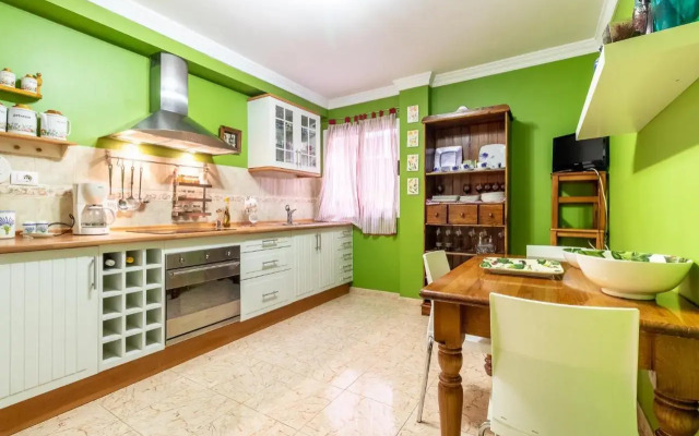 Flatguest Ingenio + 2 Bdr + Wifi + 4PAX