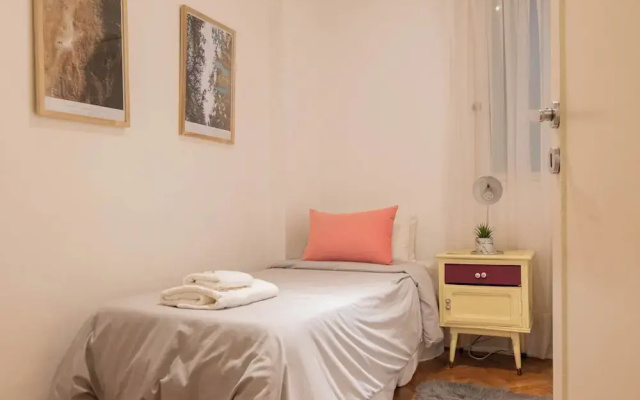 MOT + Junin 1435 - 4 Bd 8 Pax in Recoleta