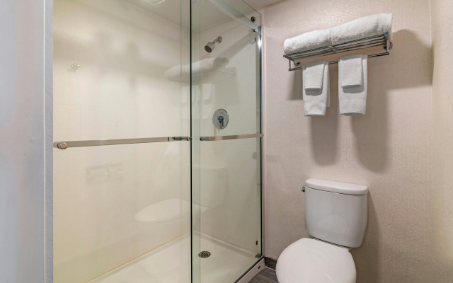 Fairfield by Marriott Inn & Suites Providence Airport Warwick