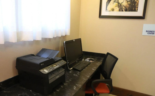 Holiday Inn Express Pittsburgh East - Mall Area by IHG