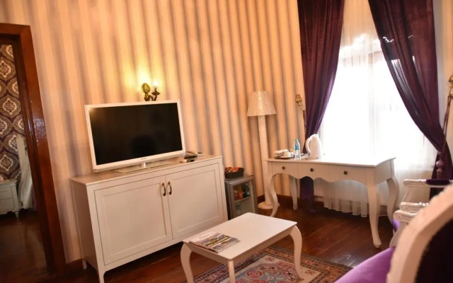 Augustus Boutique Hotel