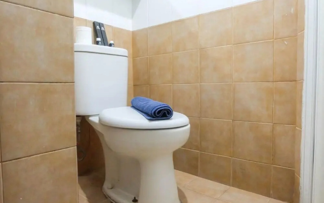Warm and Cozy 2BR Green Pramuka Apartment near Mall