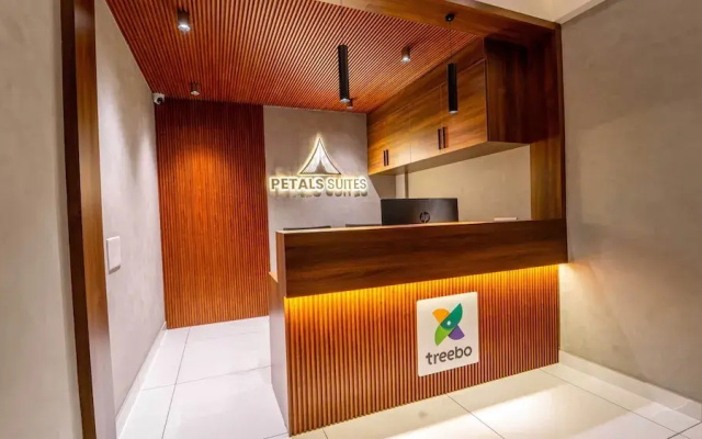 Treebo Petals Suites Marine Drive