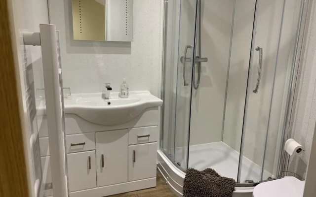 Southernwood - Garden Lodge 12