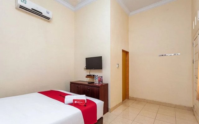 RedDoorz Syariah @ Jalan Letda Sujono Tembung