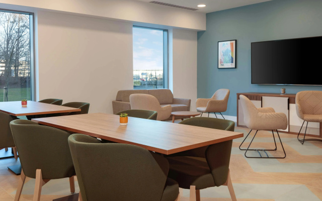 Hampton by Hilton Edinburgh Airport