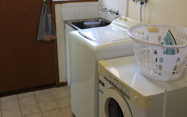 Australian Home Away @ East Doncaster Andersons Creek 1
