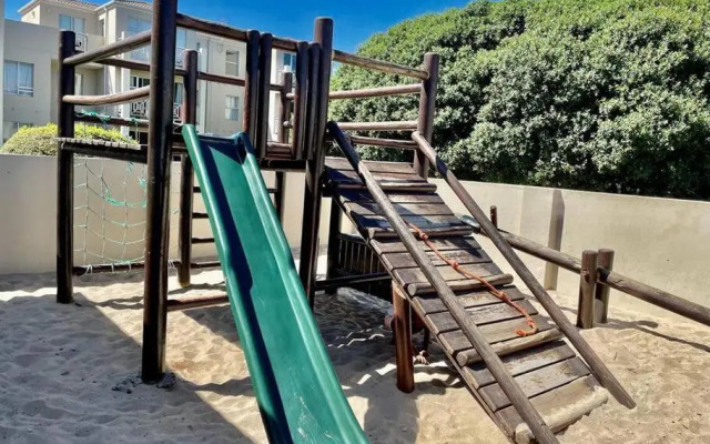 119 Hermanus BeachClub