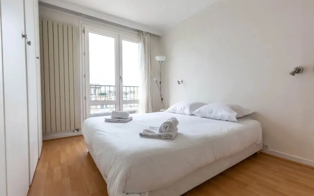 Amiral View Great 1 Bedroom Apartment in Paris