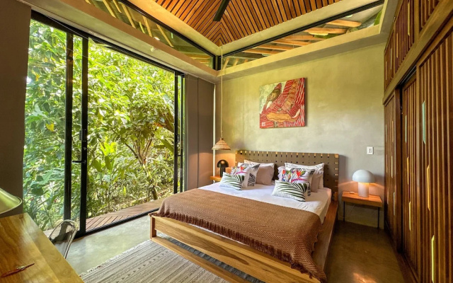 Caribbean Courtyard Villas 6 to 10 pp