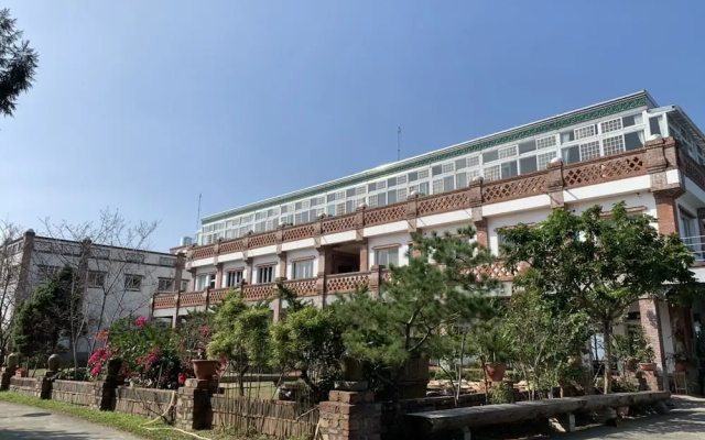 Lu Din Manor