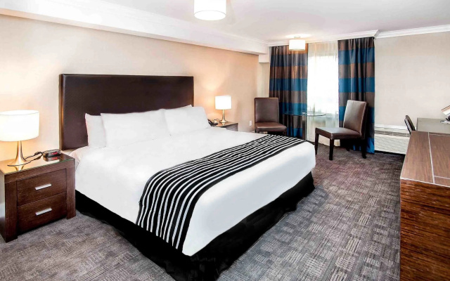 Sandman Hotel Oakville