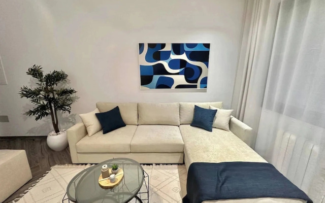 Topaz - Bright Apartment Lake 2