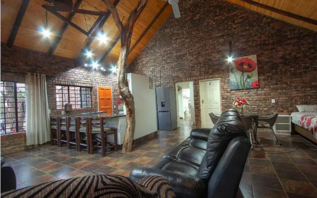 Kruger Wild Dog Inn House 1