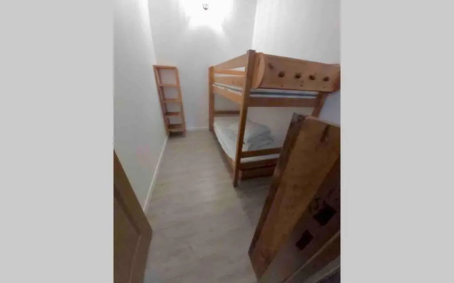 appt 2 chambres calme,clim, plage et gare proche pkg