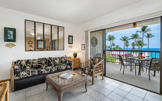Kona Plaza#402