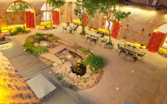 Old Yan'an Cave Dwelling Hotel
