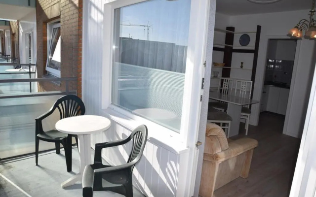 Einfaches 2-Zimmer-Appartement mit Balkon.
