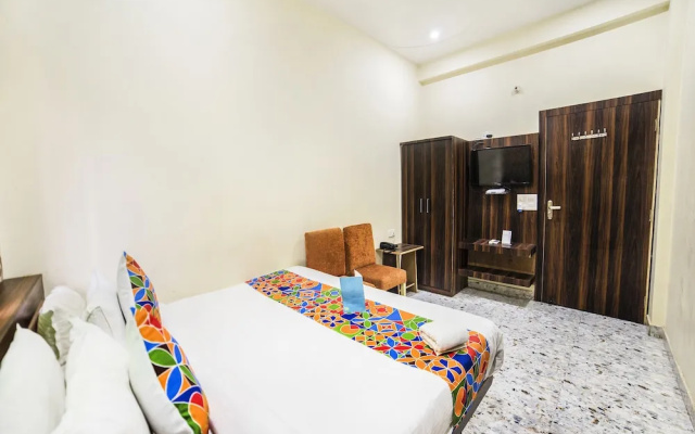 FabHotel Aakarshan Paradise