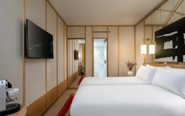 Le Belgrand Hotel Paris Champs Elysees, Tapestry by Hilton