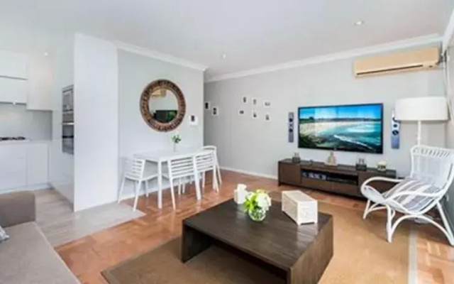Bondi Executive