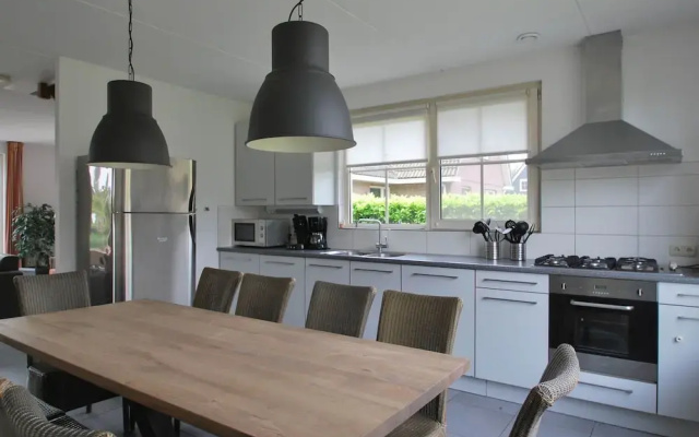 Villa With Whirlpool and Sauna in Makkum