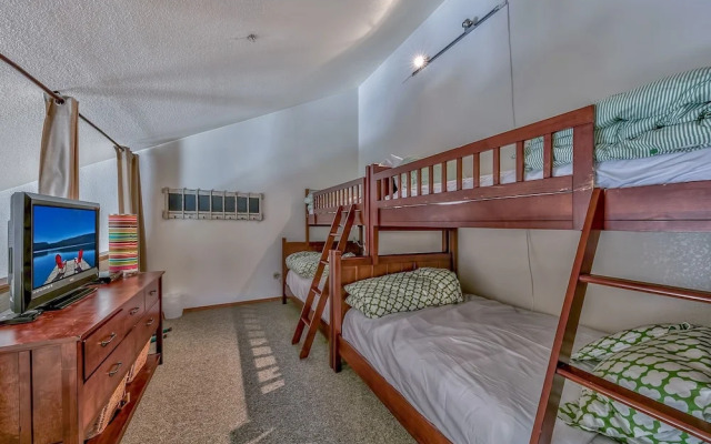 2br+ Loft Centrally Located Kirkwood Great Value 2 Bedroom Condo by RedAwning