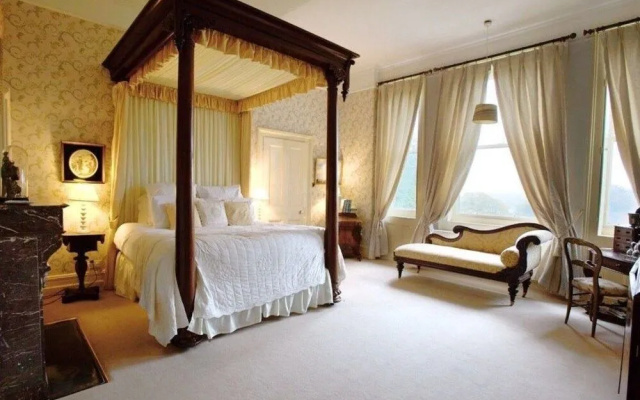 Clonalis House