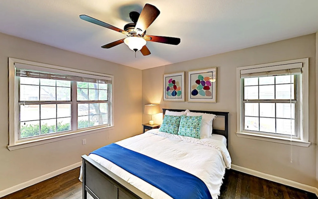 3BR 2BA Remodeled Rosedale House by RedAwning