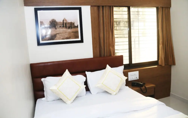 Hotel Crystal Luxury INN
