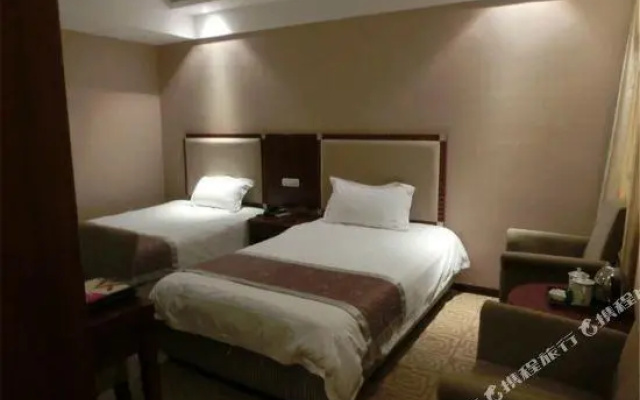 Tongnan Tianbao Hotel